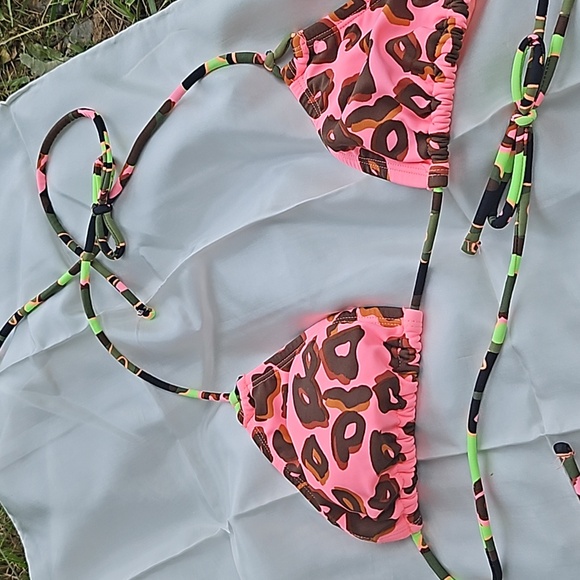 Op String Bikini - Picture 4 of 11